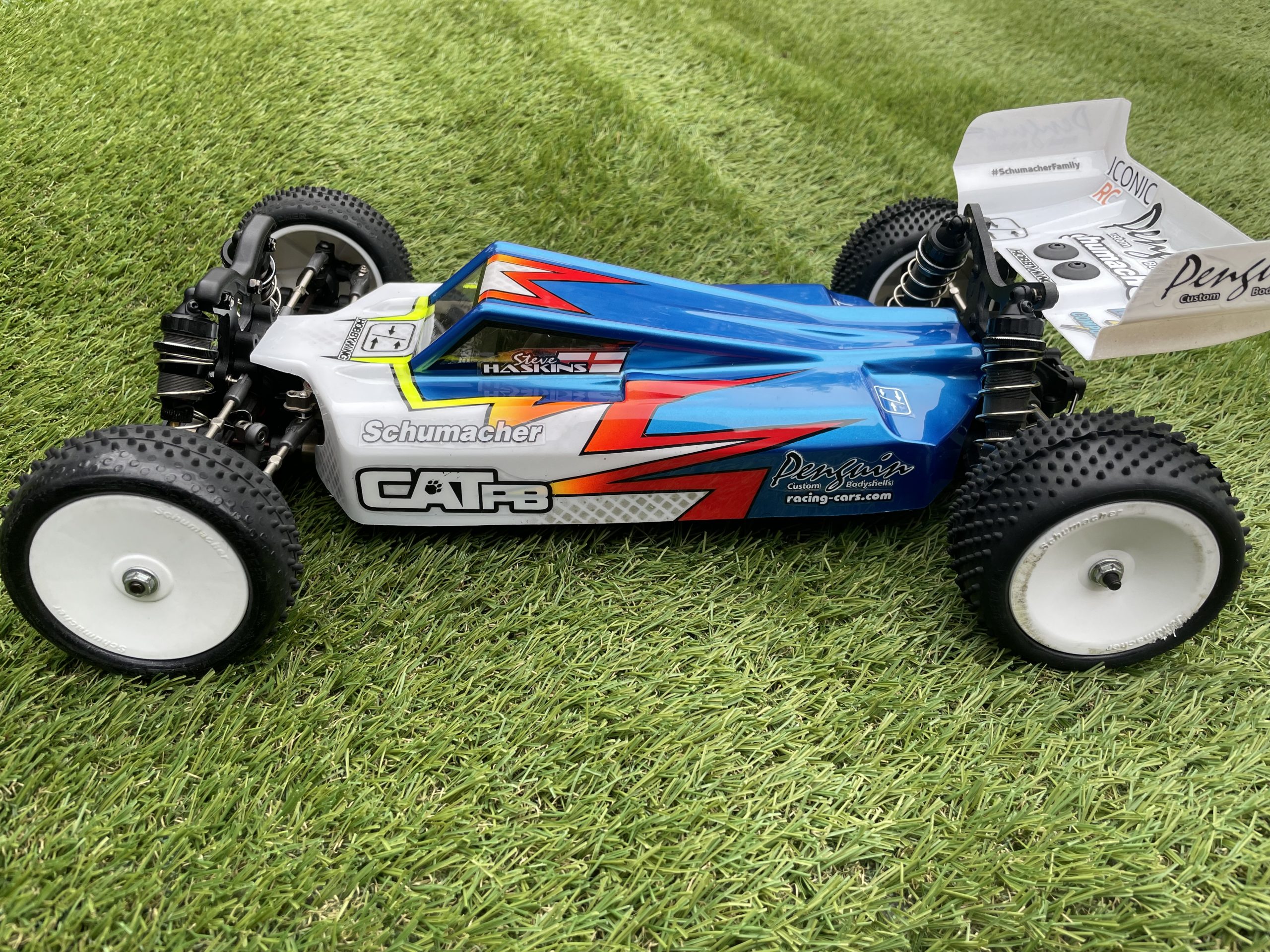 Schumacher CAT PB Raptor body from Penguin Custom Bodyshells. Part of the slayer series of bodyshells, which enable a great way of fine tuning the balance of the car.